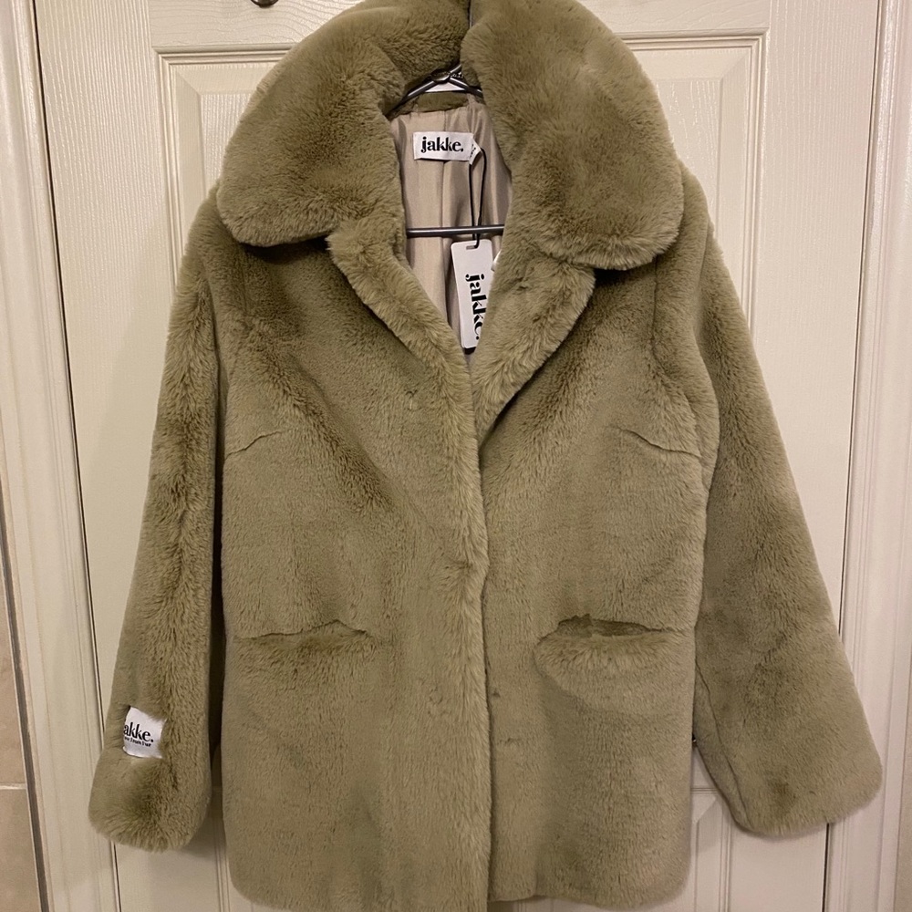Never been worn faux fur coat!